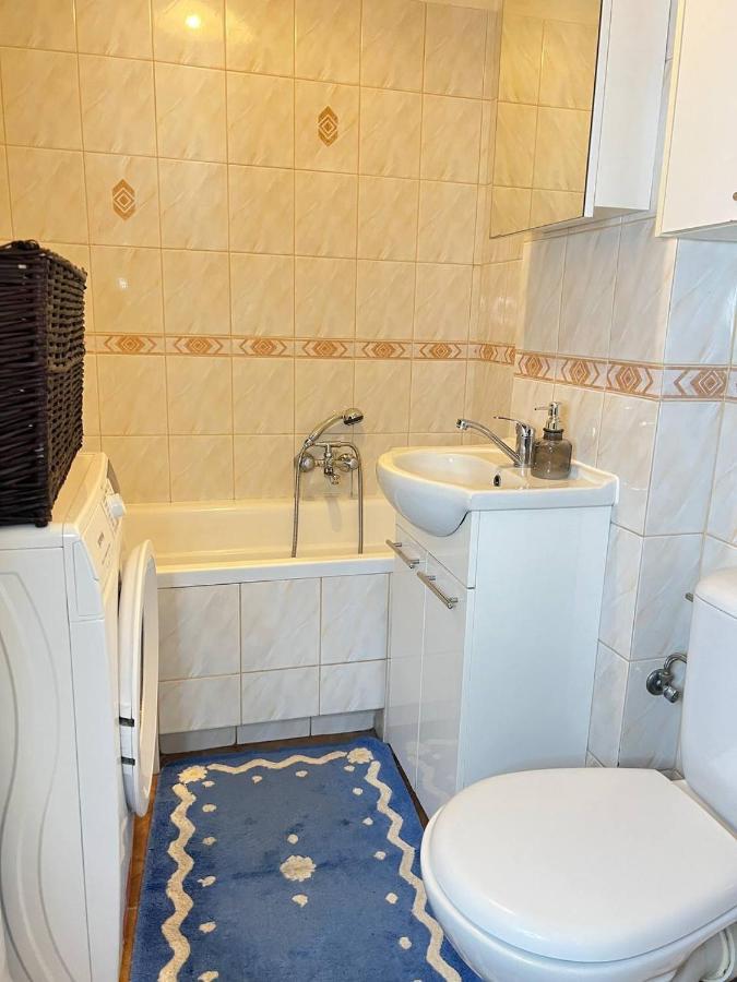 Grzybowska Rooms Varşovia Exterior foto